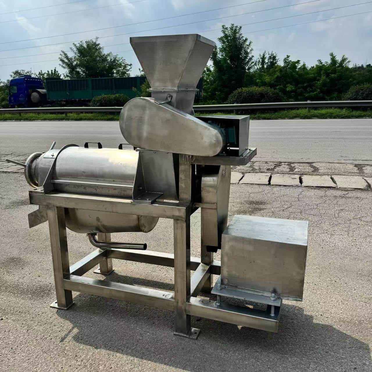 304不锈钢圣女果压汁机 芭乐果汁螺旋榨汁机 大型猕猴桃原汁机器,清洗/食品/商业设备,肉制品加工设备,淘宝优惠券,粉丝福利购,淘宝优惠卷