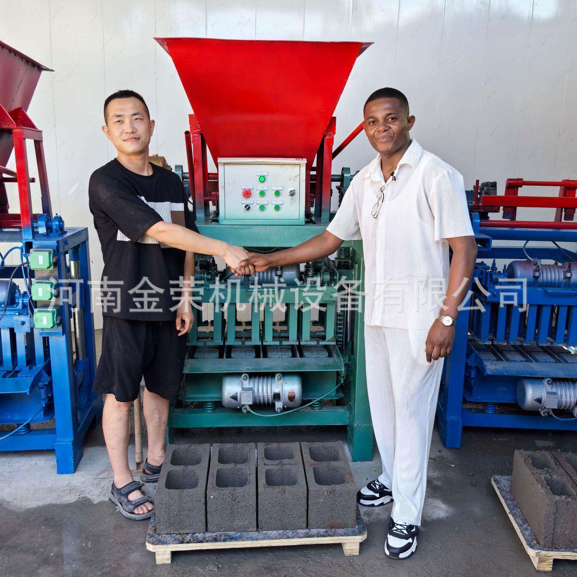 半自动水泥空心砖机路面制砖机垫块打砖机挡土墙砖机生产源头厂家