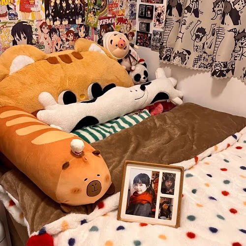 卡皮巴拉玩偶法棍靠枕学生宿舍