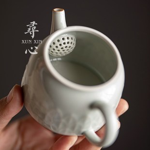 家用莲瓣小平壶功夫茶具带过滤办公室会客泡茶壶单壶 寻心浮雕中式