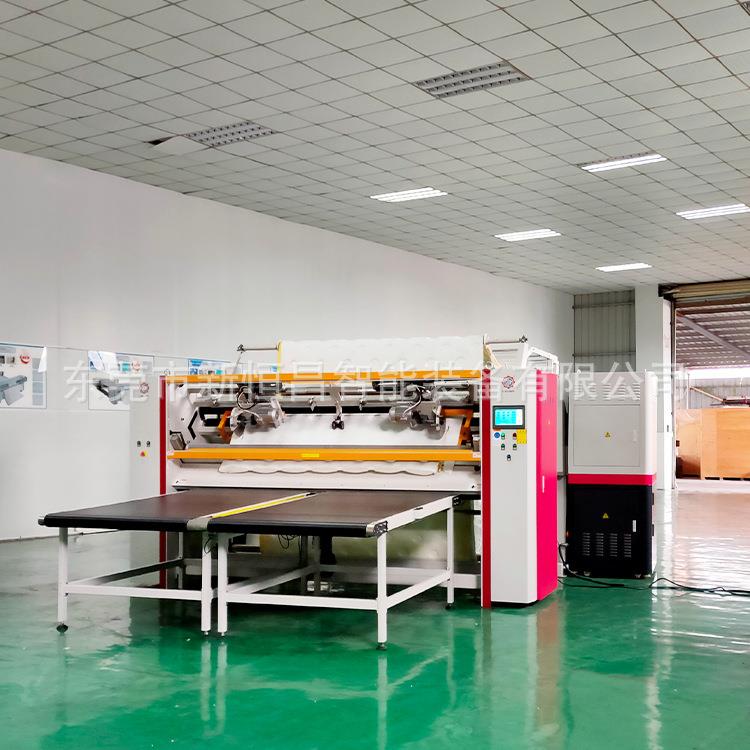 新款-QG-C面料切割机电脑绗缝机设备裁剪机