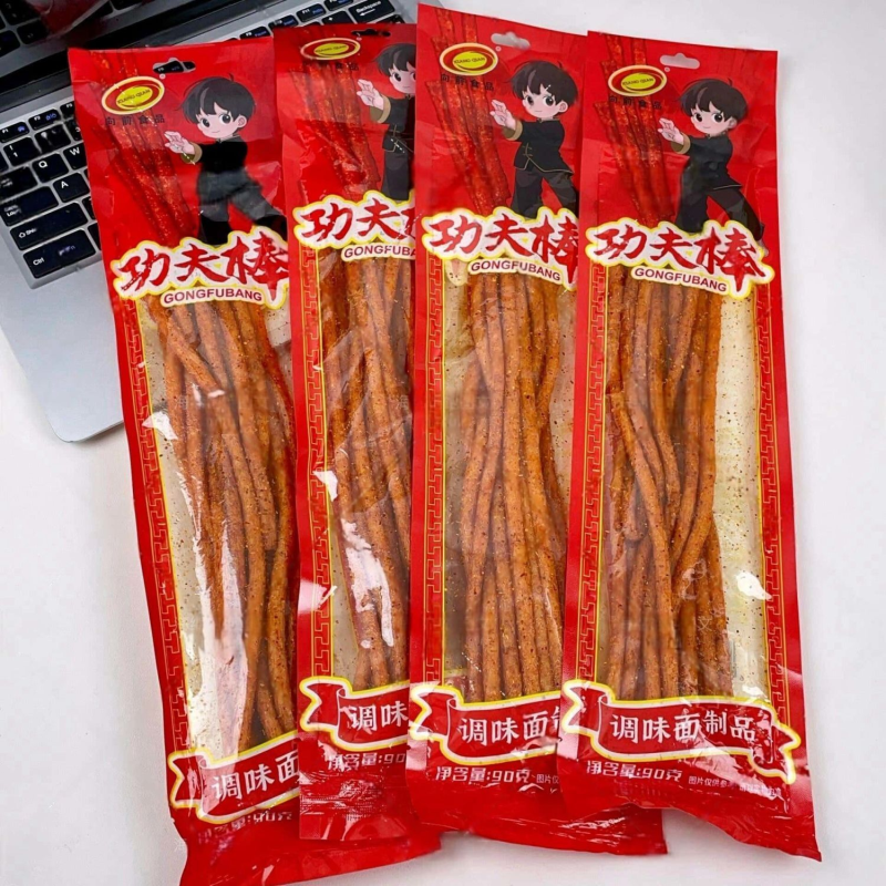网红批发辣条功夫棒面筋一根筋辣条辣子棒麻辣怀旧宿舍休闲零食