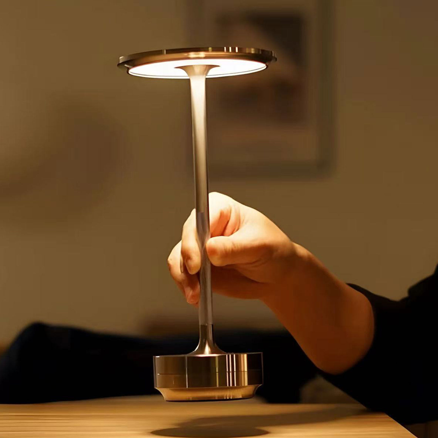 酒吧餐厅北欧氛围灯创意咖啡馆充电款金属灯具装饰复古工字小台灯