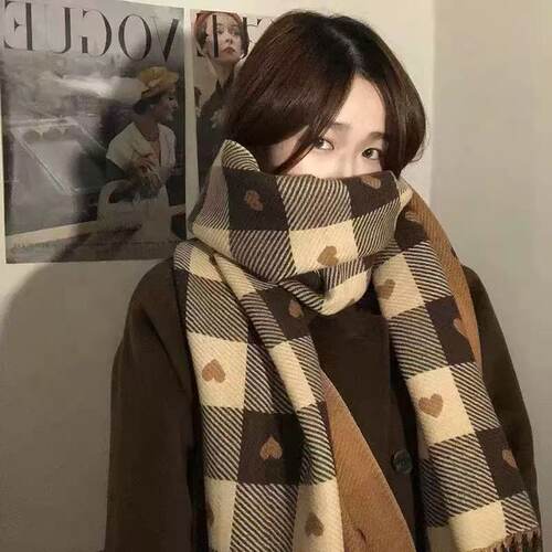 2025新款爆款羊绒围巾女爱心格子