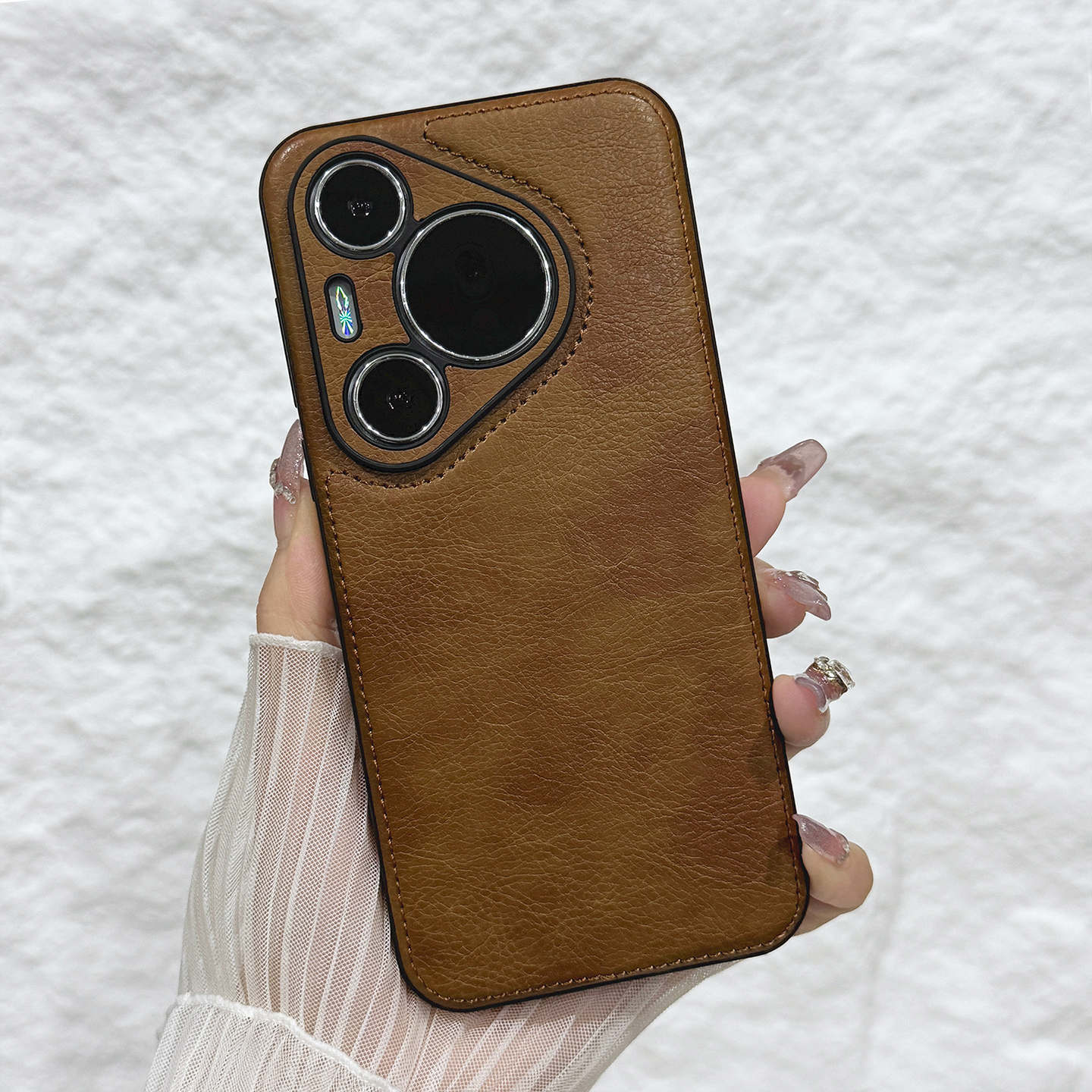 高档皮革 亲肤手感 高出设计 保护镜头