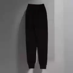 Left Figure Holding Ball, Two-Color Pants 411100557