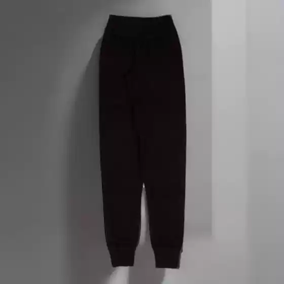 Left Figure Holding Ball, Two-Color Pants 411100557