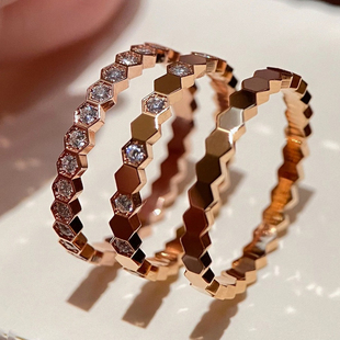 2025新款蜂巢戒指女高级感满钻18k玫瑰金蜂窝叠戴小众设计食指环