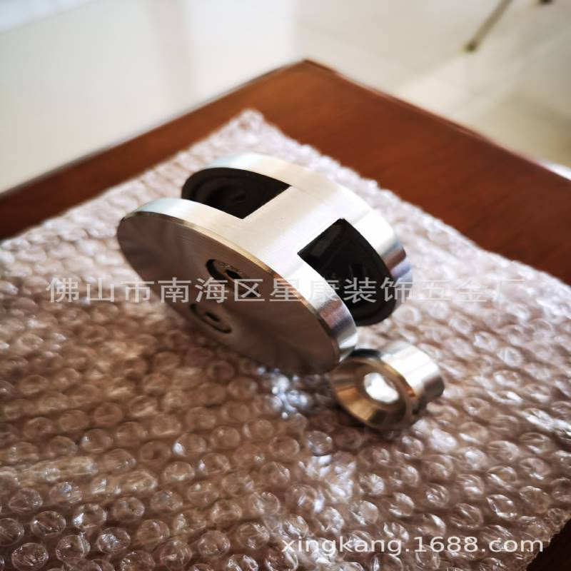 不锈钢栏杆立柱玻璃夹 不锈钢304圆型玻璃夹 不锈钢316圆型玻璃夹