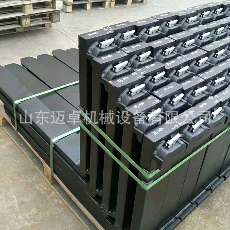 7吨货叉 40铬整体锻打货叉 8吨套筒式货叉 人工锻打货叉