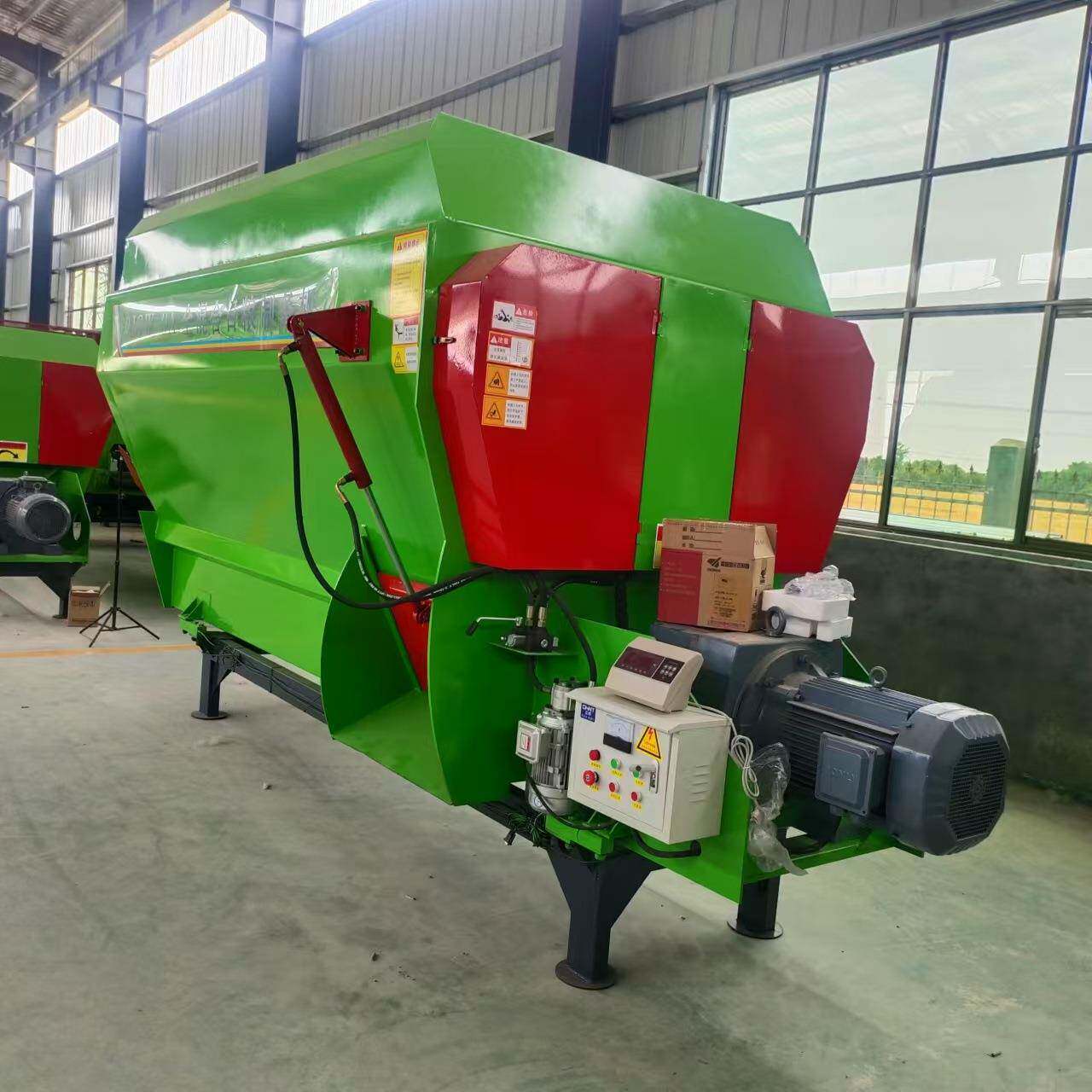 卧式TMR全日粮制备机单轴tmr饲料搅拌机牛羊草料搅拌粉碎一体机