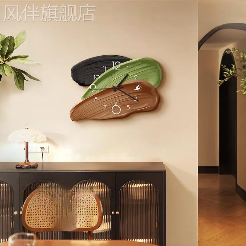 中古风餐厅背景墙艺术挂钟装饰画高级感抽象复古创意客厅挂墙钟表