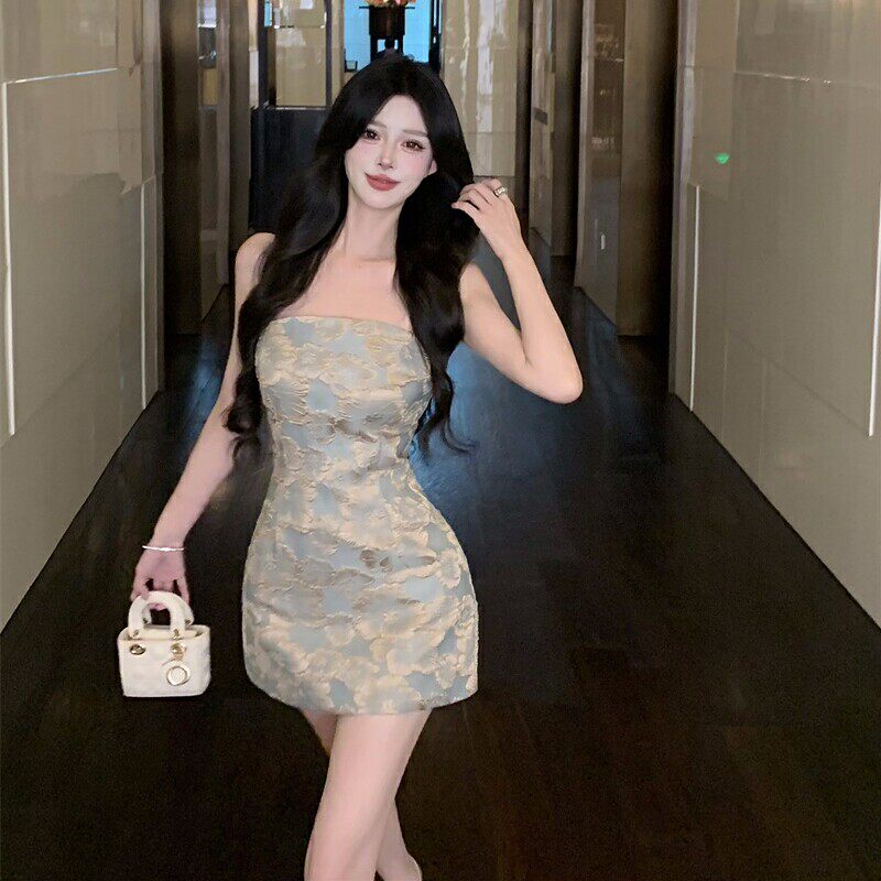 复古提花性感抹胸连衣裙女夏季2026新款纯欲气质收腰显瘦包臀短裙