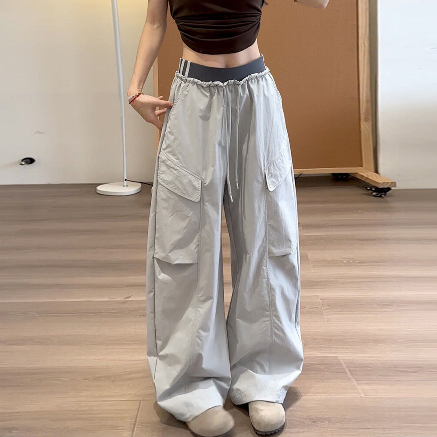 灰色速干工装裤女2026新款夏季薄款运动登山伞兵裤宽松阔腿休闲裤