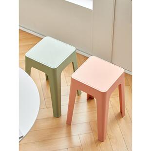 塑料凳可与厚的家用软装餐凳叠放节省空间的叠放凳网红餐厅等候椅