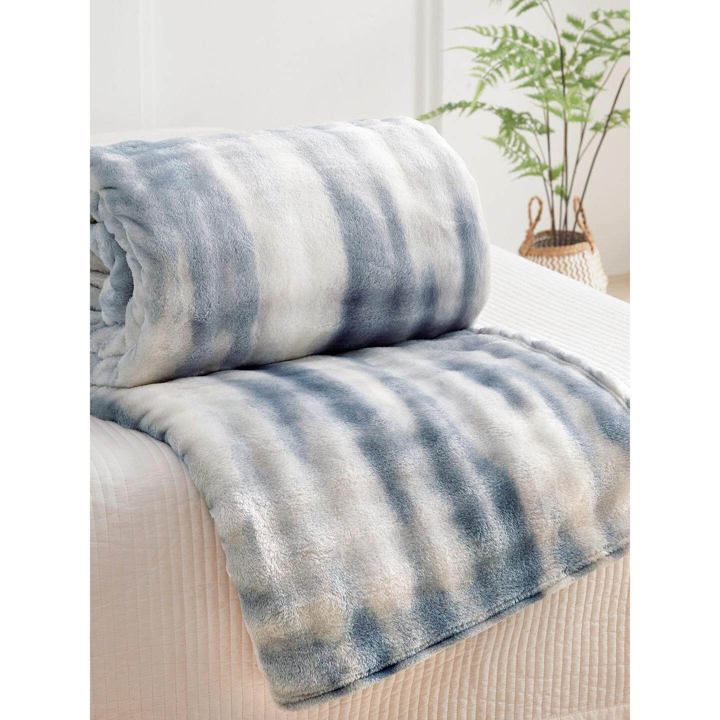 兔毛绒毛毯子办公室午睡珊瑚绒沙发空调盖毯加厚床上用儿童小被子