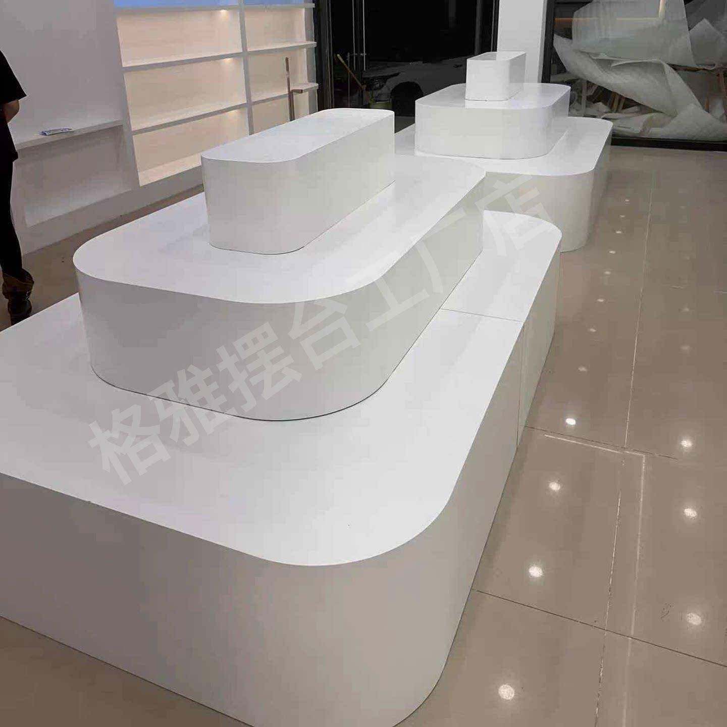 服装店中岛展示台直播间用轻奢货柜展示柜厂家定制木板烤漆免安装