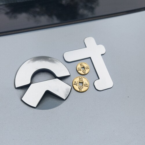 蔚来车标logo财字改装3D汽车标贴