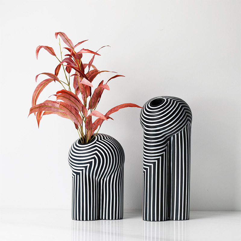 简约现代黑色树脂艺术条纹花器样板房客厅茶几餐桌售楼处桌面摆件