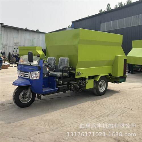 羊舍饲喂撒草三轮车改装电动投车EBA机全自料动饲喂撒草车