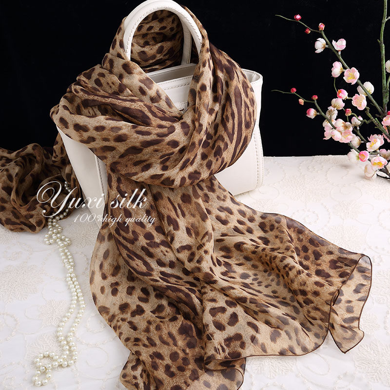 经典豹纹100%桑l蚕丝长款真丝丝巾披肩女士纱巾春秋冬夏季丝绸围