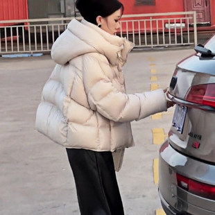 90白鸭绒连帽面包服外套 新款 泡芙龟背绿色短款 羽绒服女2025冬季