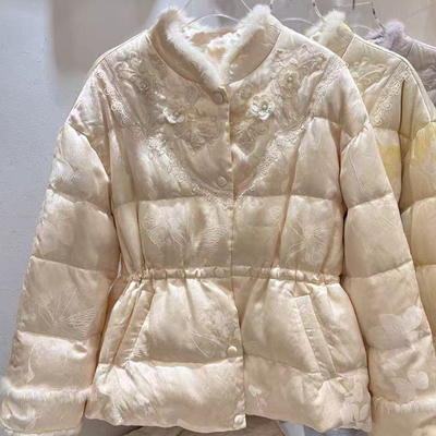 新中式国风水貂毛立领收腰羽绒服女2025冬季新款蕾丝刺绣花朵外套