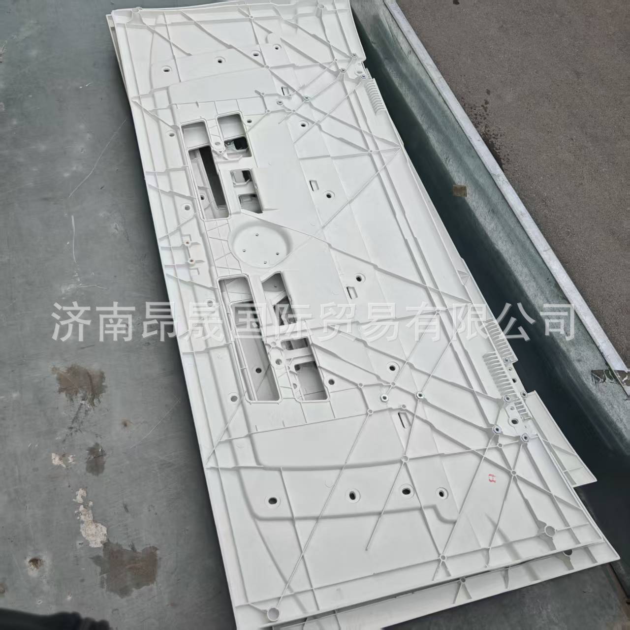 重汽HOWO 汕德卡车C7 C9配件 N/F驾驶室散热器面罩812W61110-0073