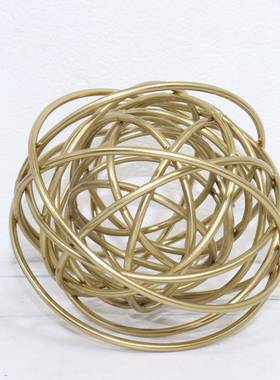 高档现代简约奢铜色装意饰球公摆件欧式创华书房办室抽象线条金属