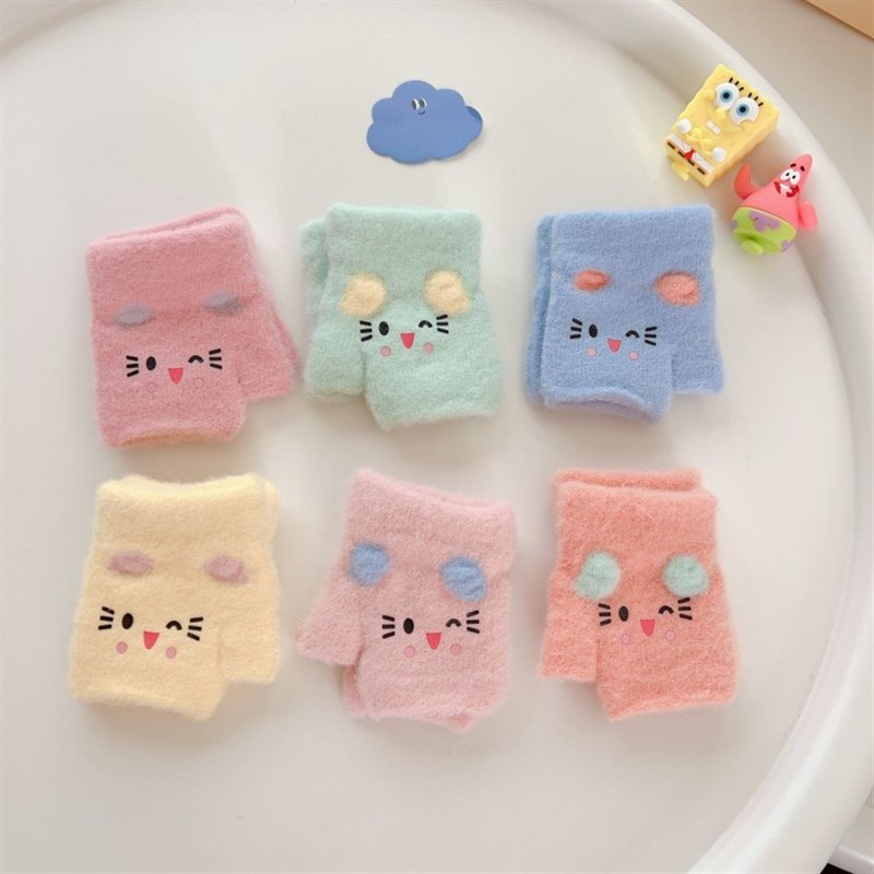 01岁小宝宝手套秋冬保暖w地板爬行婴儿漏指冬季半岁女童半指手