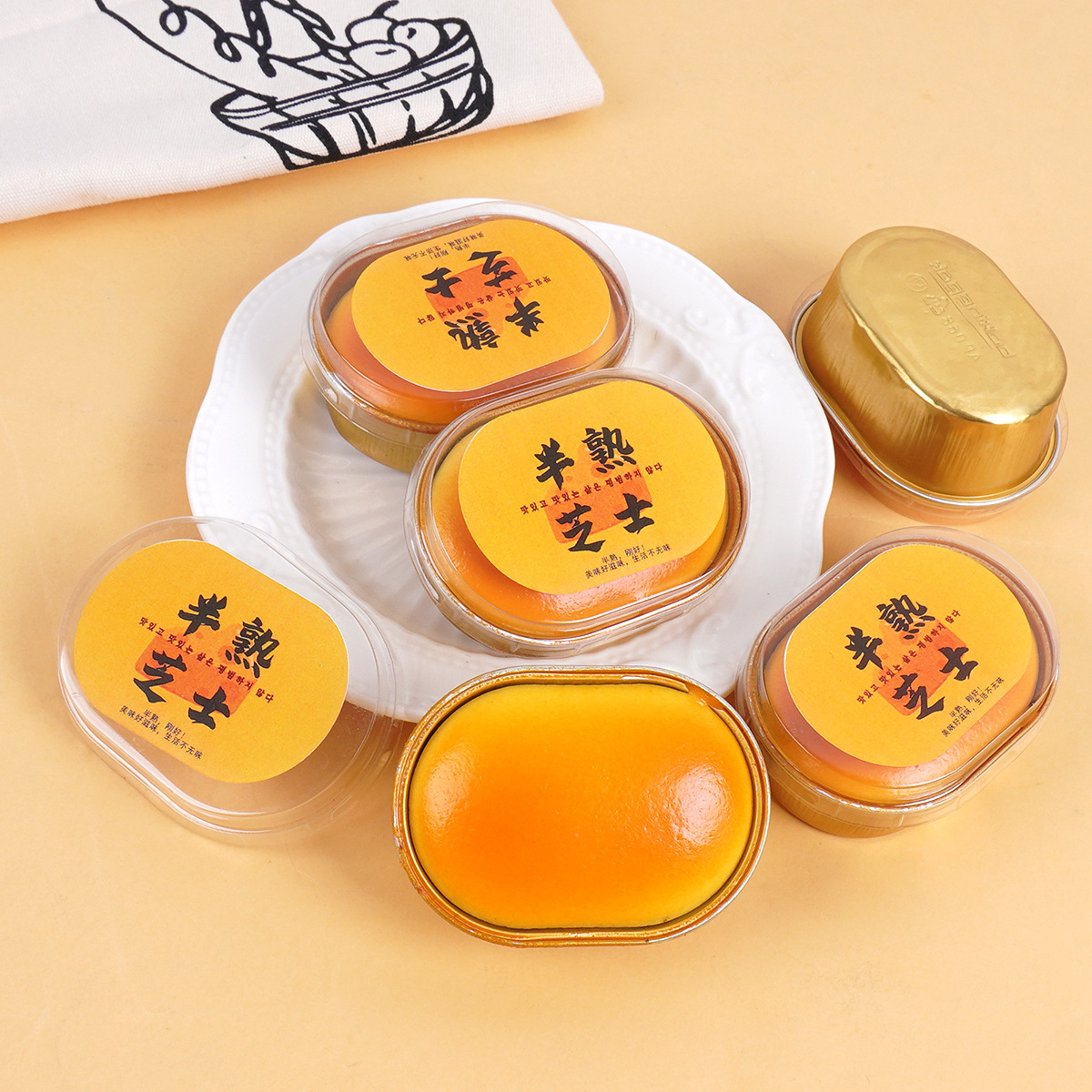 PU慢回弹仿真半熟芝士面包模型书同款湿软盒装面包捏捏乐玩具