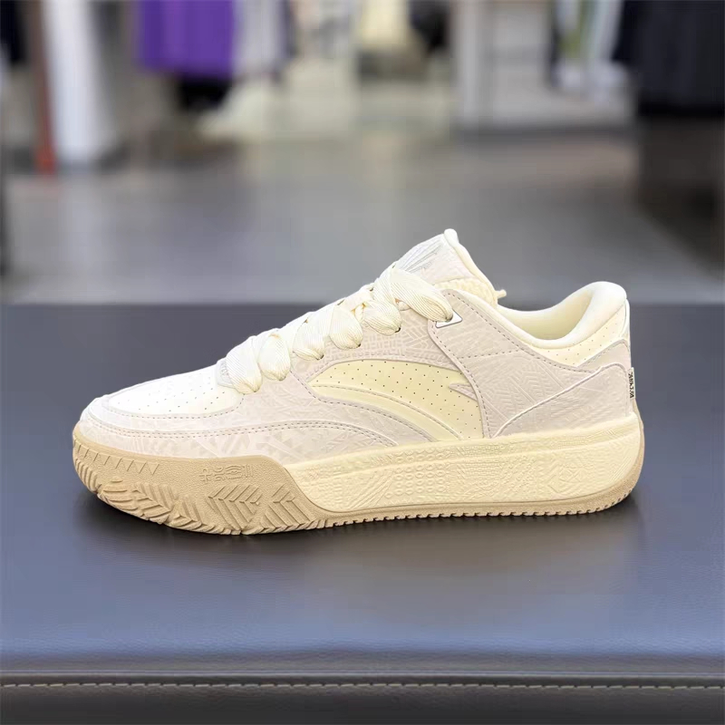 安踏正品男鞋2025冬新款欧文时尚休闲潮流运动篮球板鞋112541801