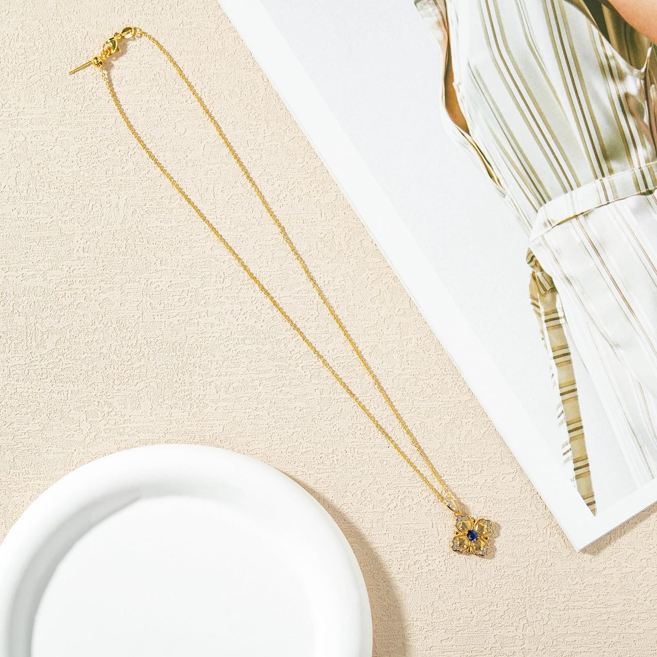 云上叙S925银蓝宝石吊坠-多样性发其一-4*5mm-V53968-E（商城）