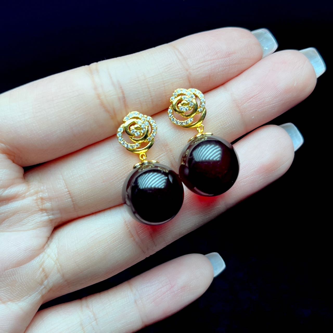 S925银镶嵌琥珀耳坠血珀圆珠耳钉