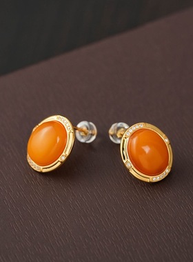 云上叙S925银镶嵌天然蜜蜡蛋面耳钉养耳洞耳饰V76323-E（商城）