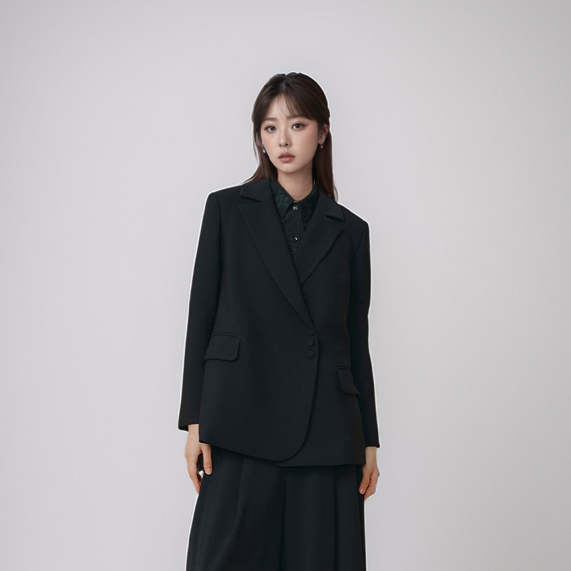 素芭高级感气质西装外套女