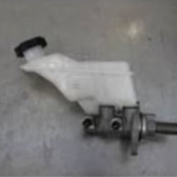 现-代制动总泵 585102V200 58510-A5200 58510-D7100