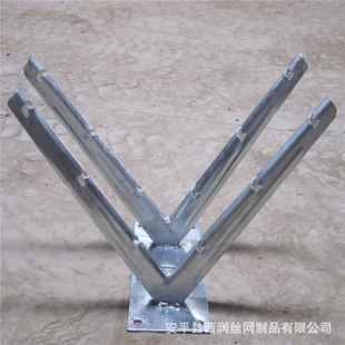 刀片刺绳固定 热镀锌刀刺网支架 勾花网立柱V型支架