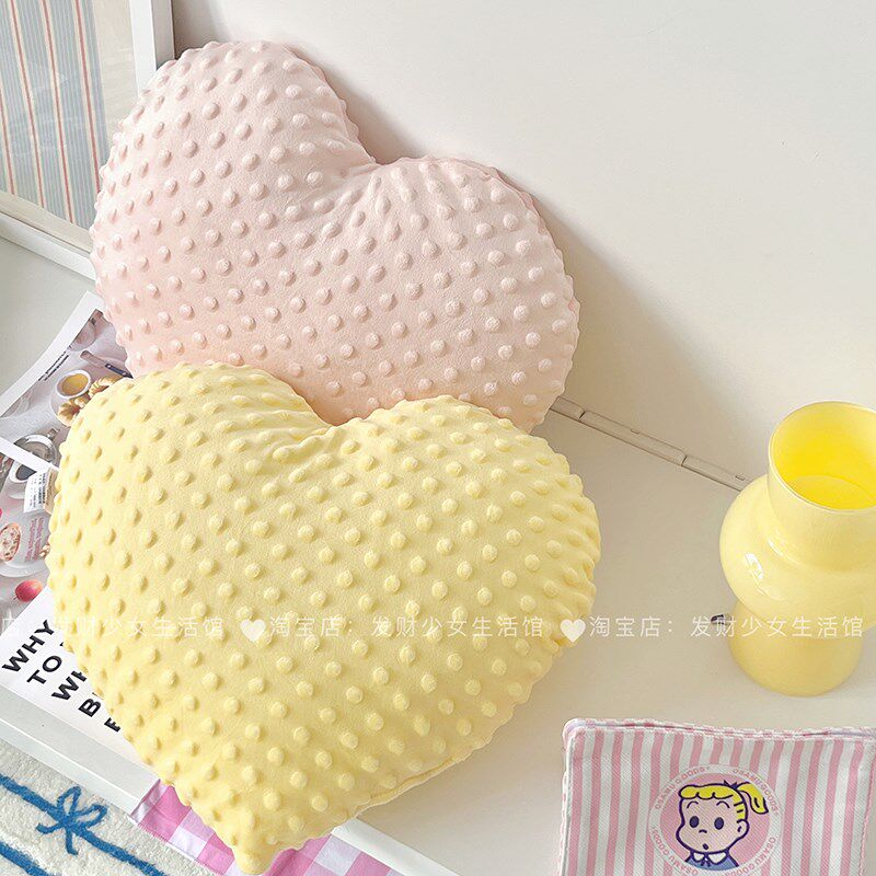 靠枕床头玩偶可爱爱心抱枕沙发卧室靠背J垫办公室椅子午睡护腰枕