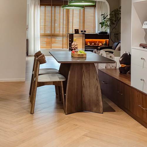 中古风实木餐桌长方形高级感2025新款胡桃木色覆古黑色岩板餐桌