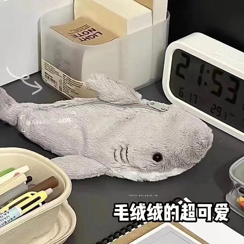 2024新款小动物毛绒软乎乎笔袋大容量女v生学习文具盒可爱创意小