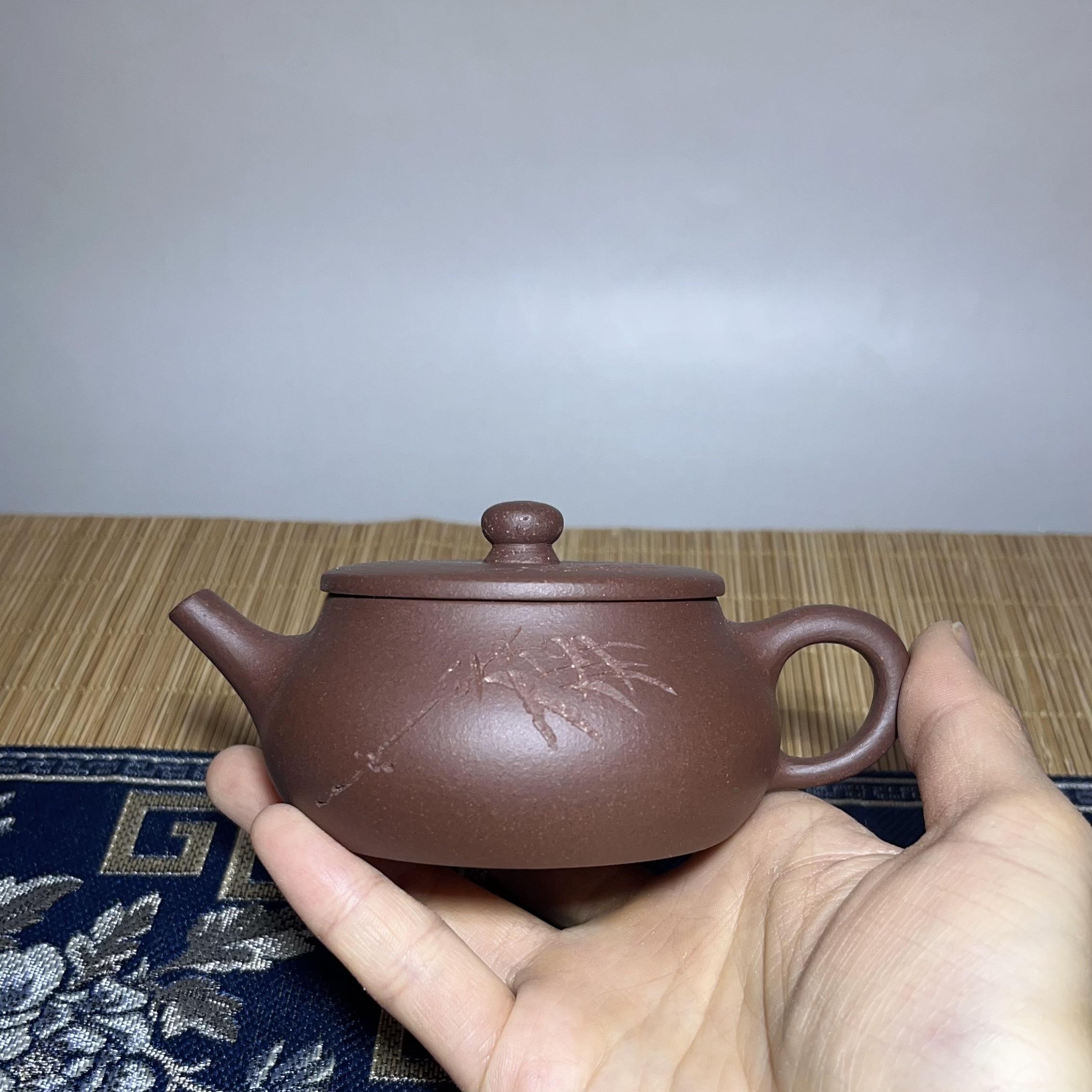 宜兴紫砂壶功夫小品壶 原矿紫泥约120毫升内推孔压盖手工刻字刻绘