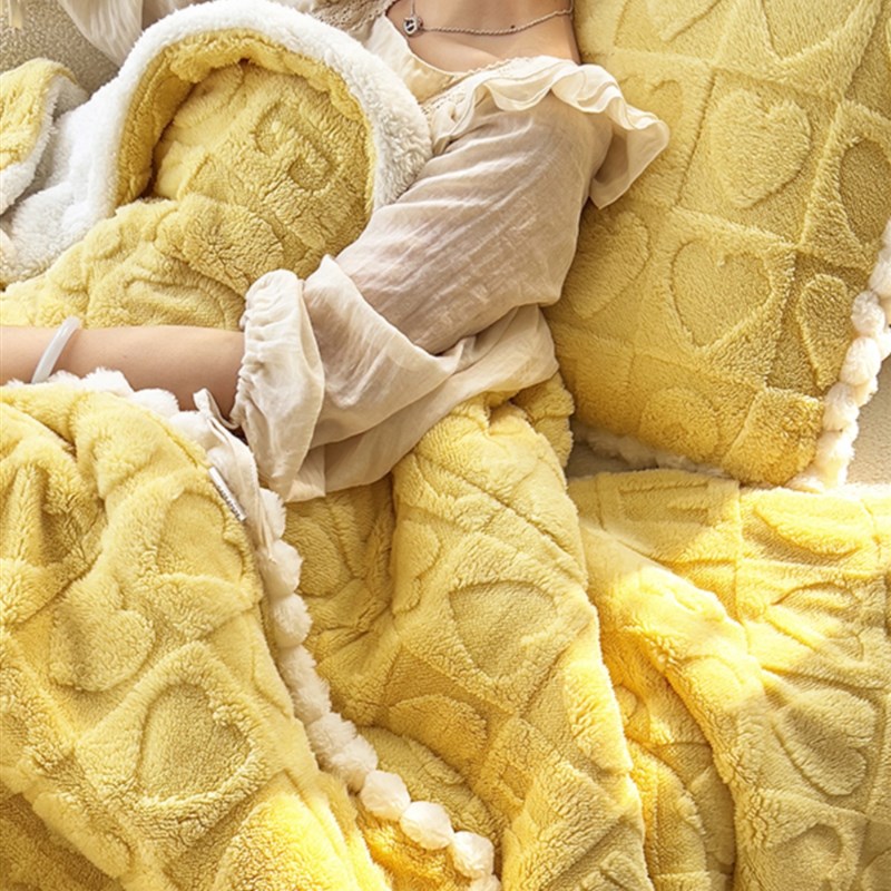 抱枕被子两用秋冬加厚汽车载靠枕办公室午睡毯子午休枕头被二合一