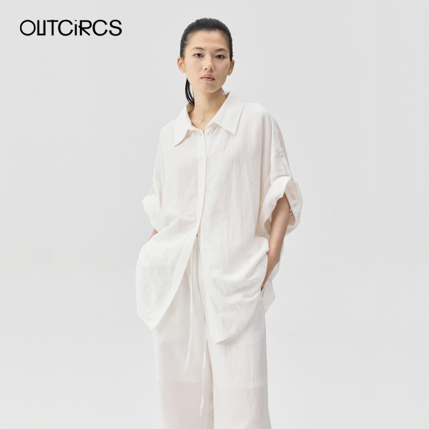 OUTCiRCS26SS女款双门襟翻折袖宽松衬衫休闲风五分袖女装