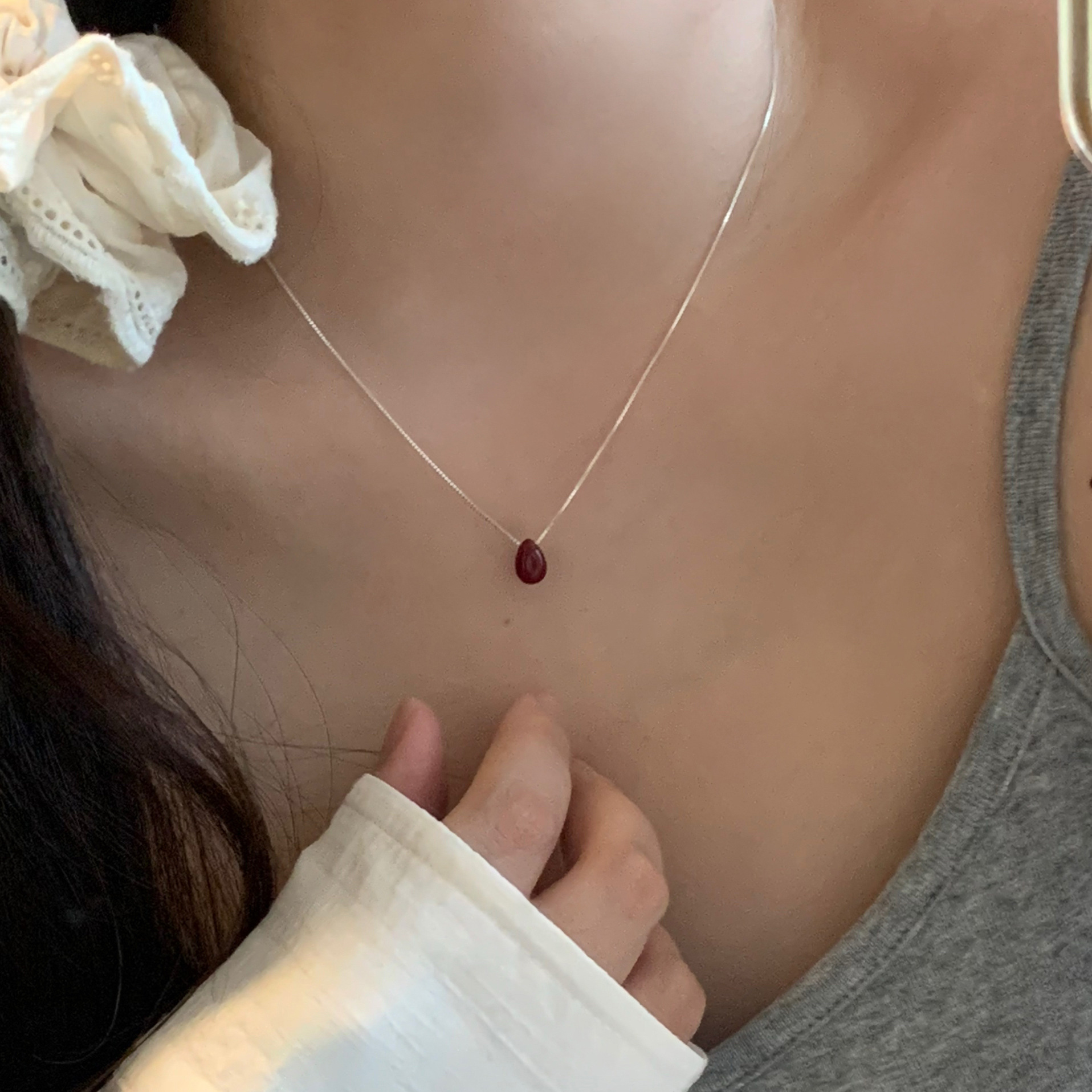 s925纯银朱砂红水滴项链女天然石玉髓锁骨链简约质感颈链韩系饰品