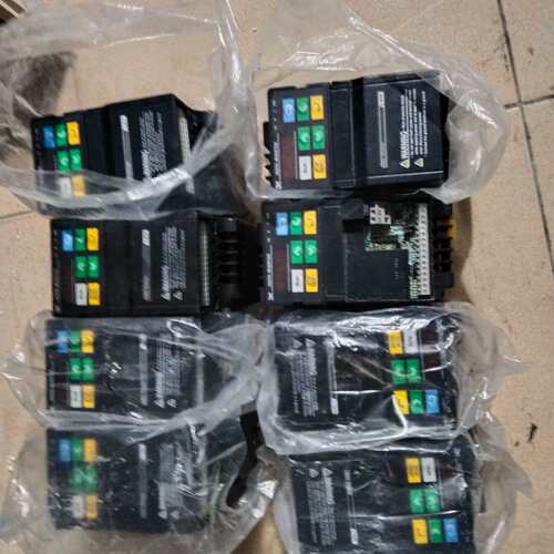 可维修全新没有装机，有划痕，磕碰3G3TA-AB004(