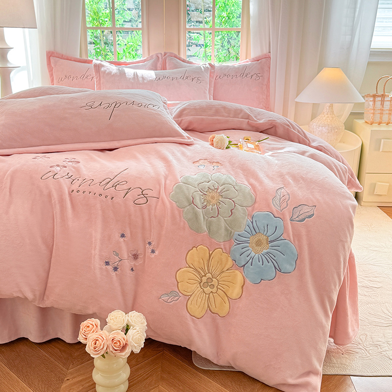 高端加厚牛奶绒床裙四件套保暖床笠婴儿绒刺绣四件套绣花床单被套