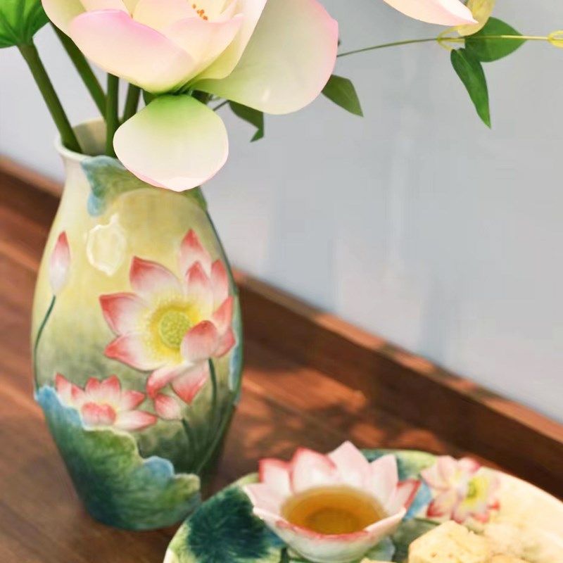 方亚陶瓷莲花花瓶好运莲莲中式台面高花瓶手绘釉下彩精致家居礼品