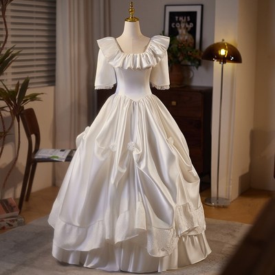 复古缎面婚纱新娘小个子高端法式在逃公主花嫁出门轻婚纱港风礼服