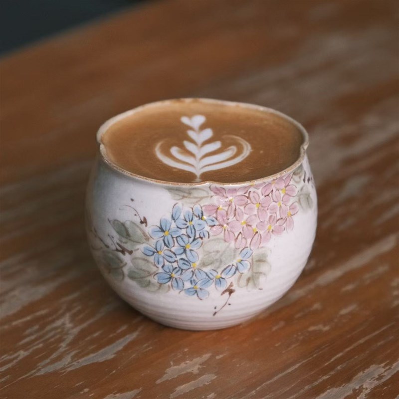 春辰手绘绣球花口杯景德镇手作陶瓷咖啡杯拿铁拉花带碟一套伴手礼